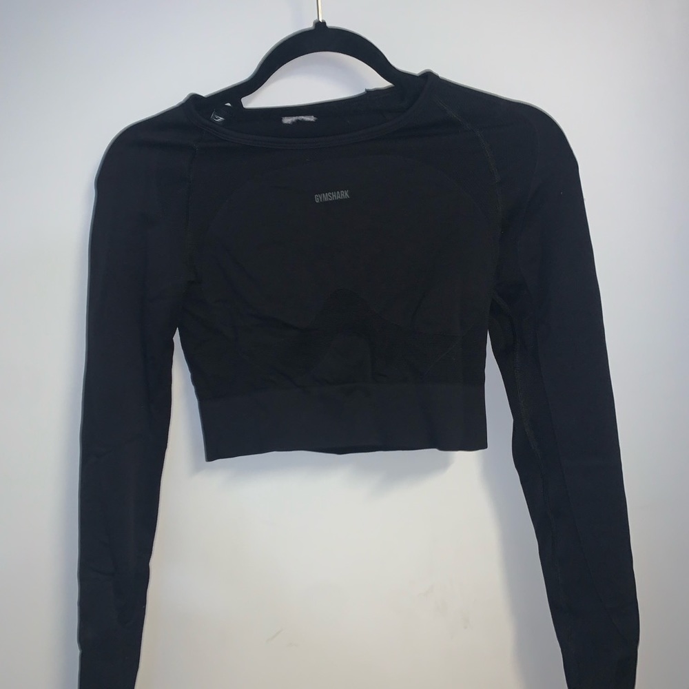 black gymshark crop top